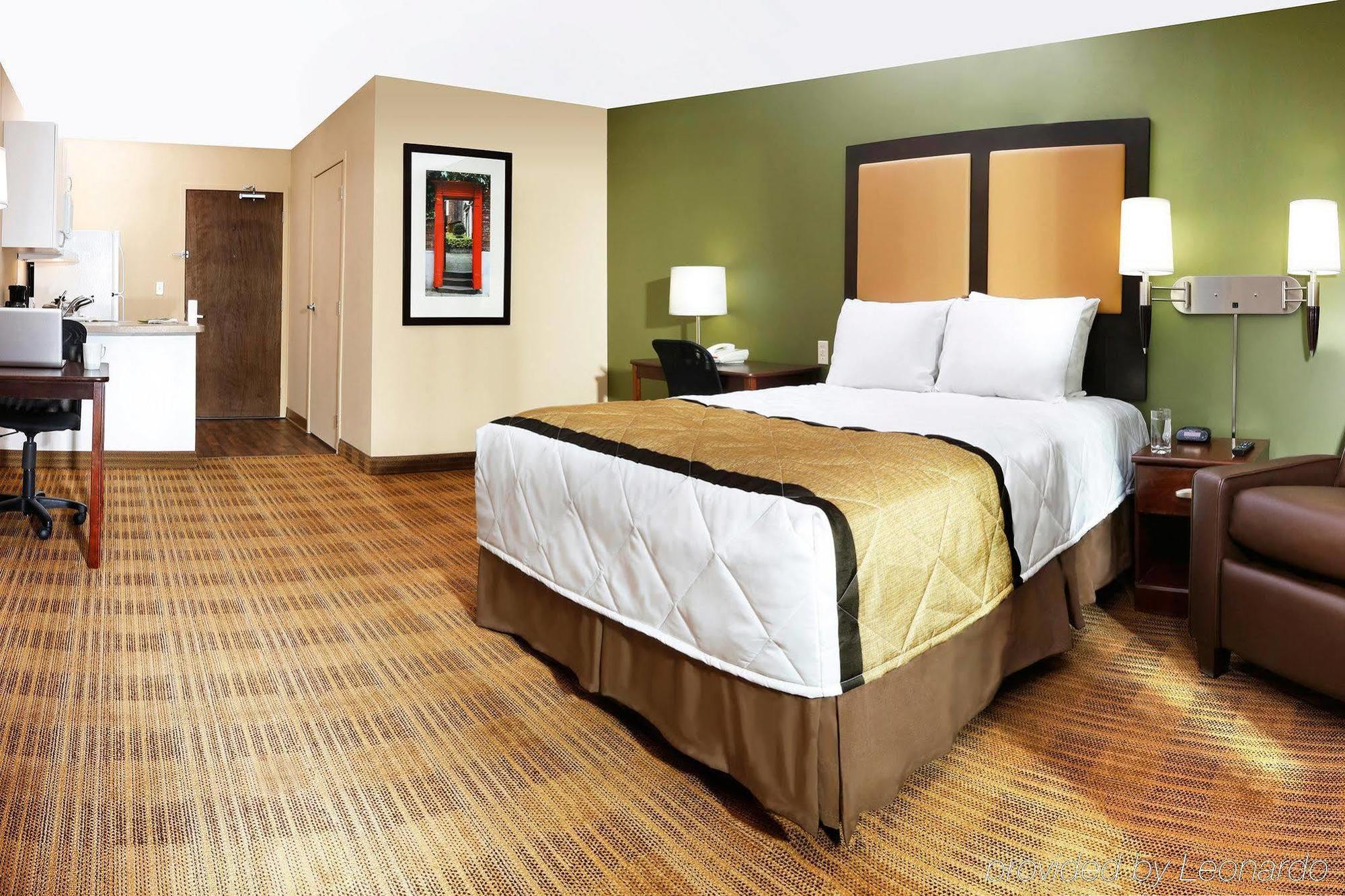 Extended Stay America Select Suites - Detroit - Розвилл Экстерьер фото